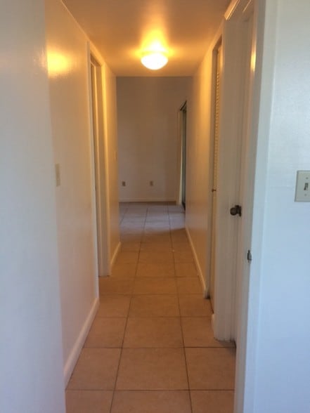 Hallway - 9741 Fontainebleau Blvd