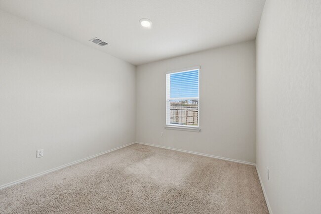 Building Photo - 553 Autumn Blaze
