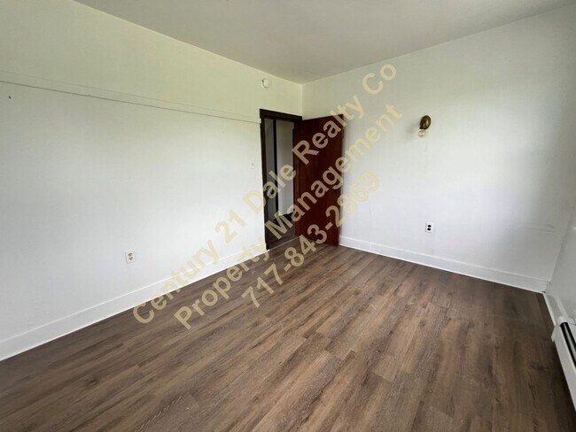 Building Photo - 1350 Craley Rd