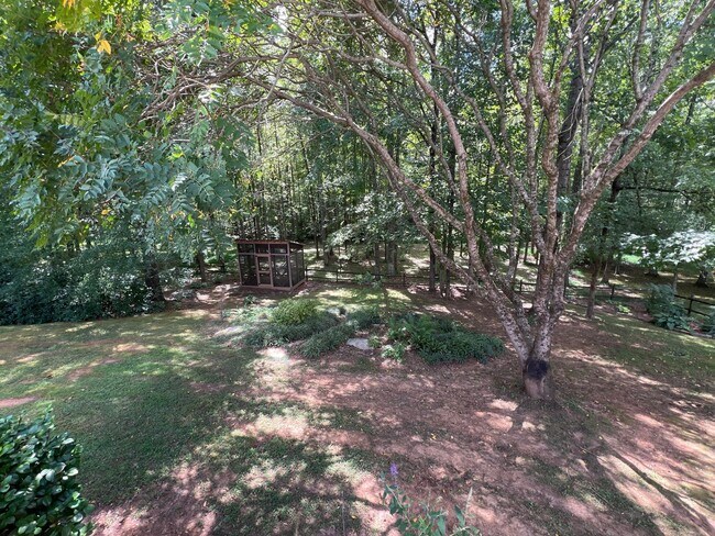 Building Photo - For Rent in Charleston Ridge