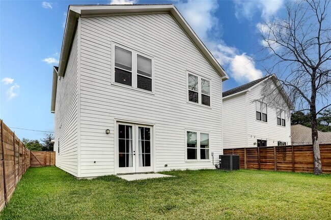 Building Photo - 7810 Kenton St