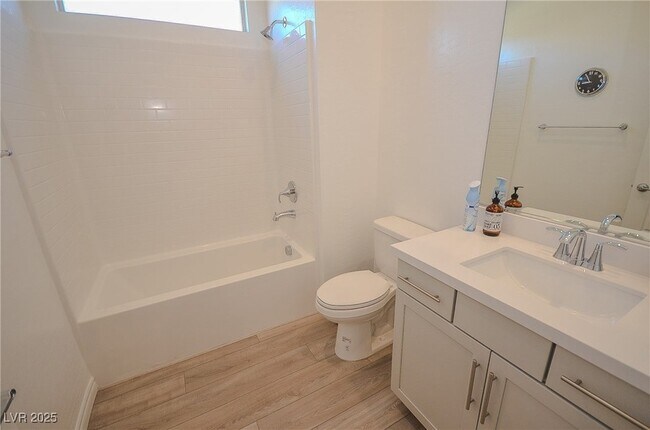 Building Photo - 12457 Heritage Bend Dr