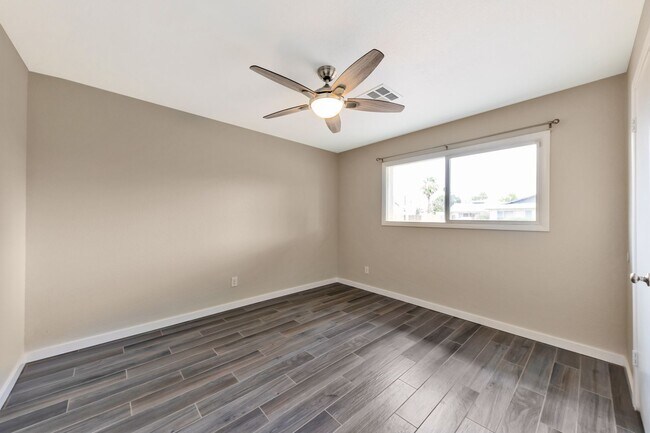 Building Photo - Remodeled home in amazing ASU neighborhood