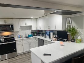 Building Photo - 5530 N Mango Ave