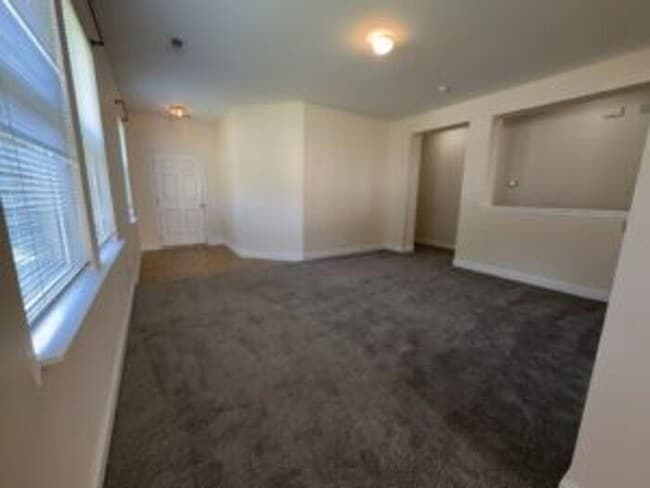 Building Photo - Foxbank Charm Awaits