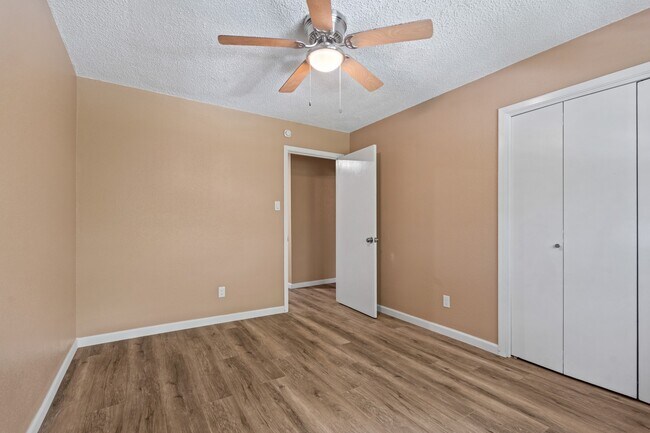 Building Photo - 6713 Biggs Ct