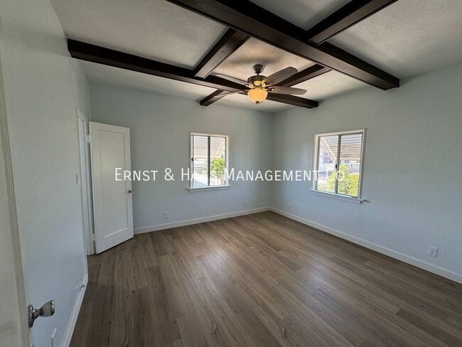 Building Photo - 1405 1/2 Olive Ave.-