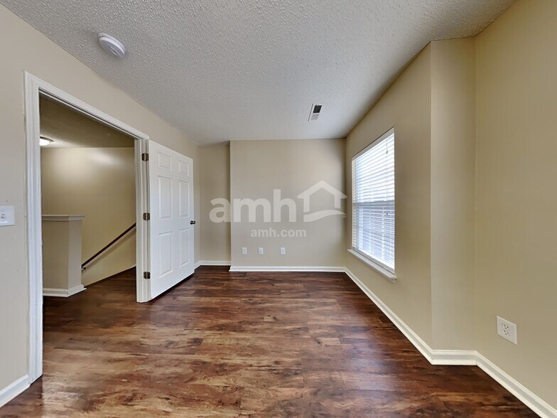 Building Photo - 5100 Morrow Ln