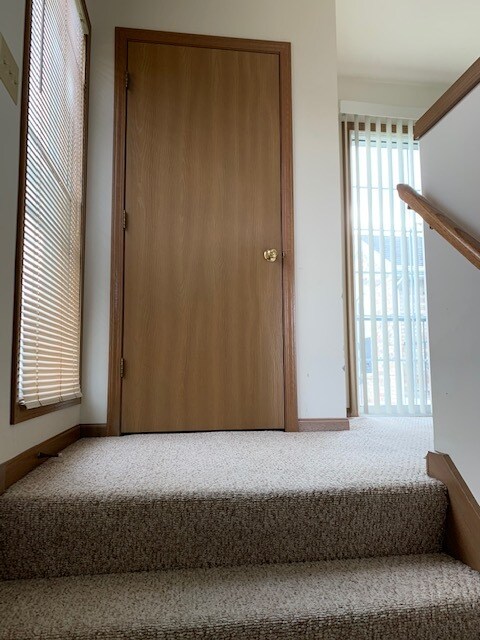 Building Photo - 1231 N Sunnyslope Dr