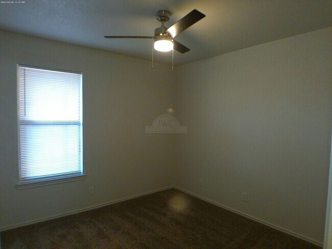 Building Photo - 906 McDaniel Cir