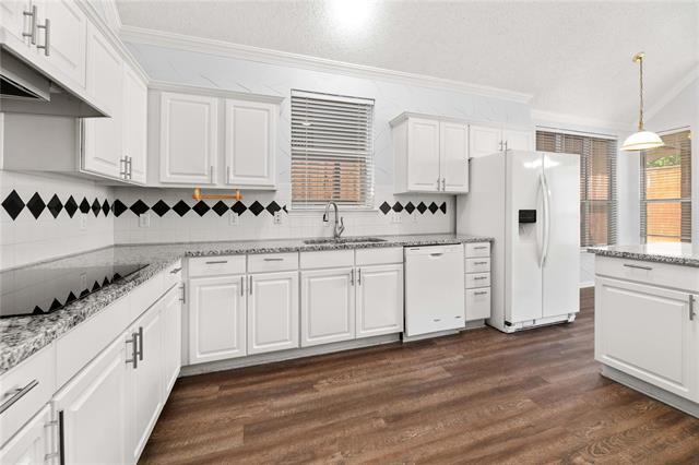 Building Photo - 2324 Dyers Oak Dr