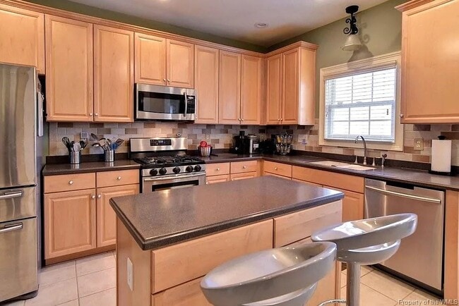 Building Photo - 3932 Powhatan Pkwy