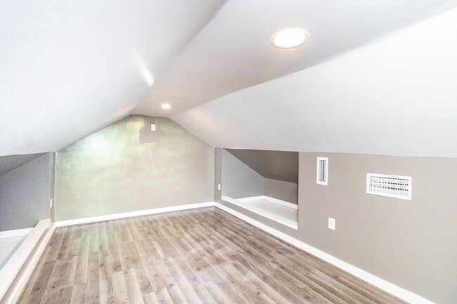 Building Photo - 203 E Vassar St