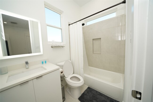 Building Photo - 4607 Edmund St