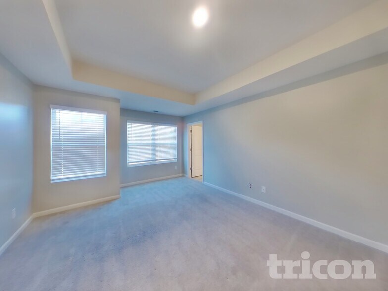 Building Photo - 864 Bentley Dr