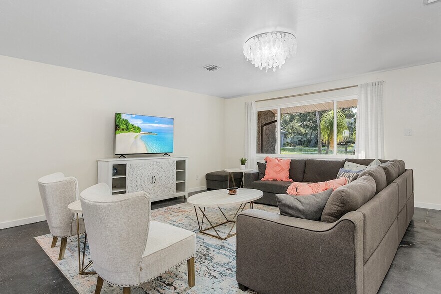Building Photo - 296 Broadview Dr