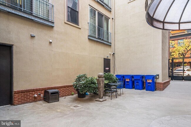 Building Photo - 712-16-716 N 2nd St