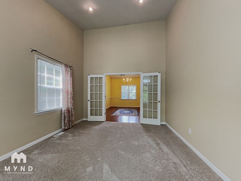 Building Photo - 1085 Vauxhall Dr