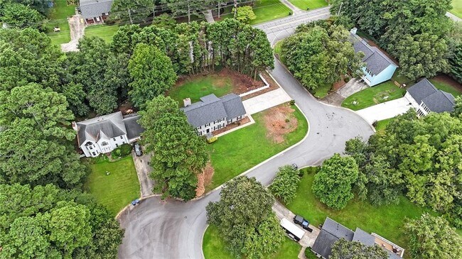 Building Photo - 2620 Valencia Dr NE