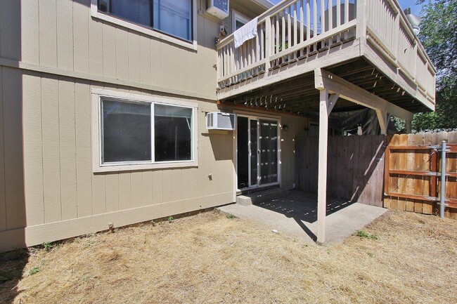 Building Photo - 4833 W Targee St
