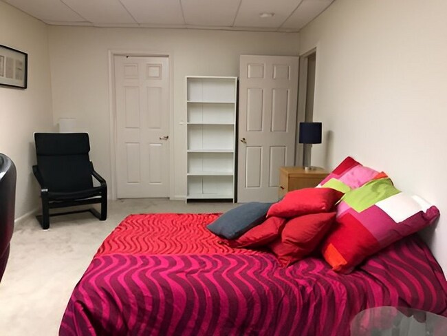 Unit # 3 - 5102 Warren Plz NW