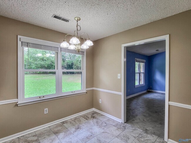 Building Photo - 308 Red Oak Rd