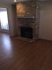 Building Photo - 10101 Camelot Dr