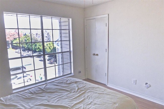 Building Photo - 8550 Fair Oaks Crossing