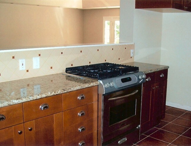 Building Photo - 4102 Shadyglade Ave