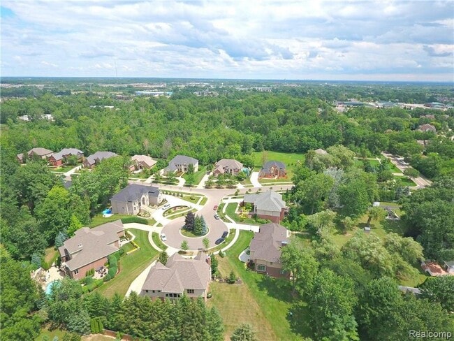 Building Photo - 26131 Sunbury Ct