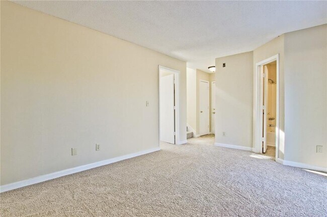 Building Photo - 3657 River Ridge Ct