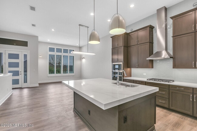 Building Photo - 459 Crestview Dr