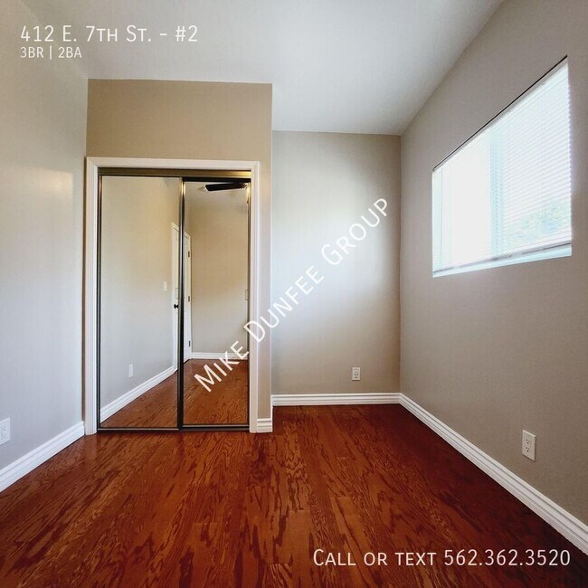 Building Photo - 412 E 7th St
