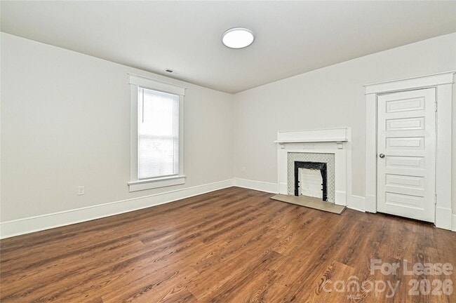 Building Photo - 1208 S Salisbury Ave