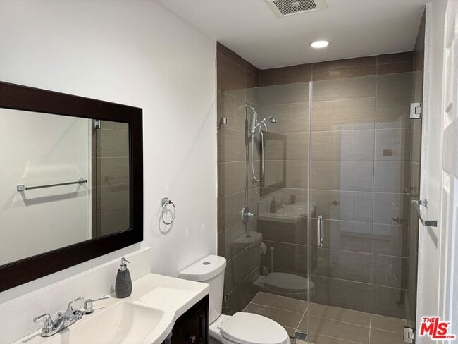 Building Photo - 429 S Gretna Green Way