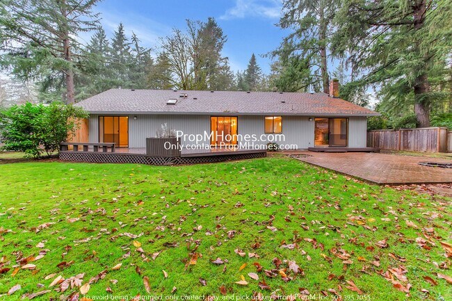 Building Photo - Lake Oswego Beauty! Three Bedroom Ranch Style On 1/4 Acre!