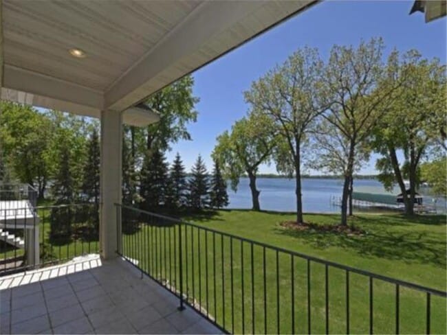 Building Photo - 3995 N Shore Dr