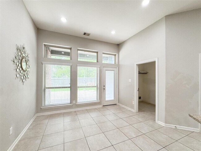 Building Photo - 4714 Western Brook Dr