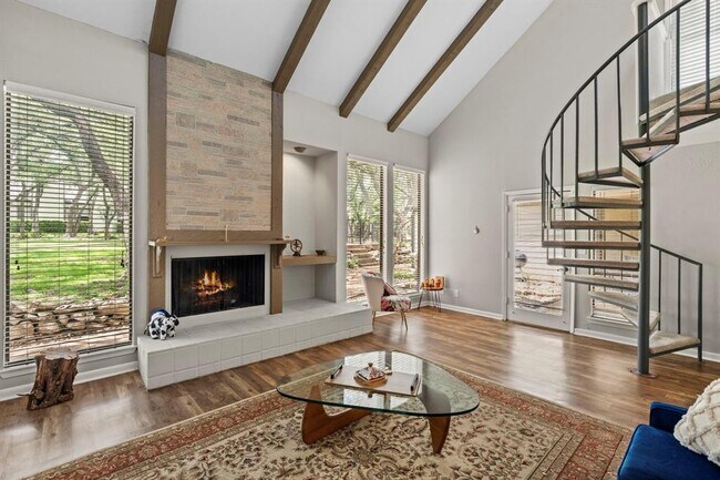 Building Photo - 13 Casa Verde St