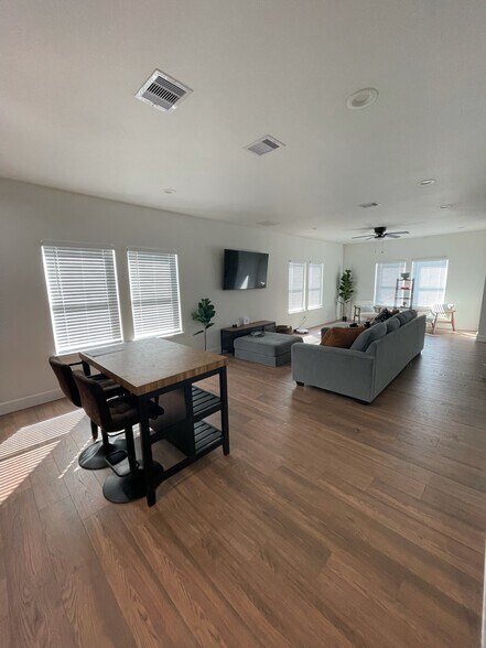 Living Room - 3907 Shelby Cir