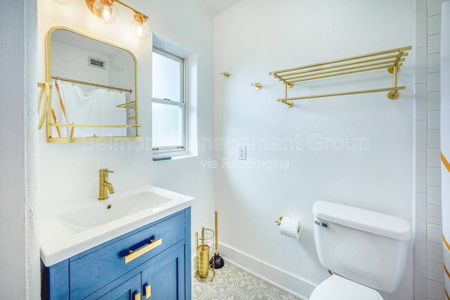 Building Photo - 316 Lake Fair Ln