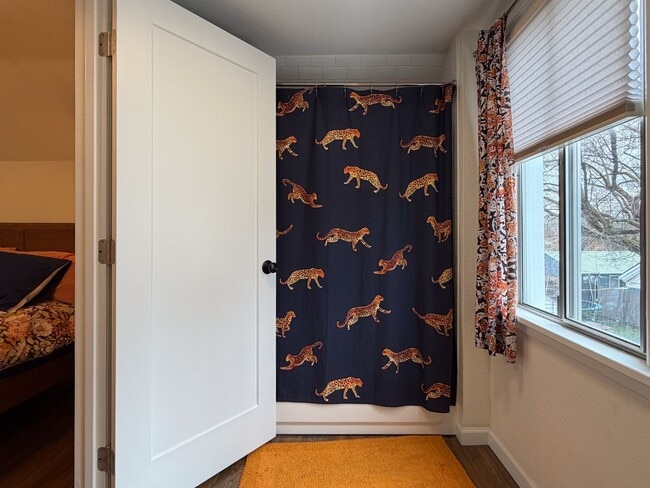 Building Photo - Spacious 2-Bedroom, 3-Bath Home in Spokane with Modern Comforts