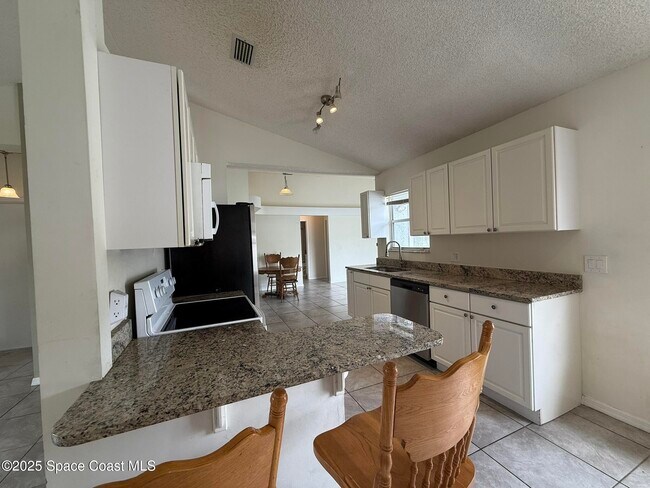 Building Photo - 3506 Egret Dr