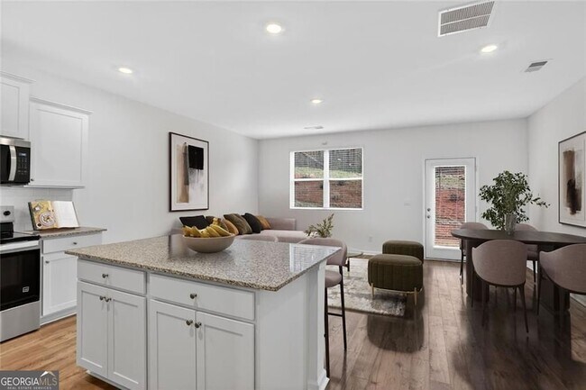 Building Photo - 170 Piedmont Ave SE