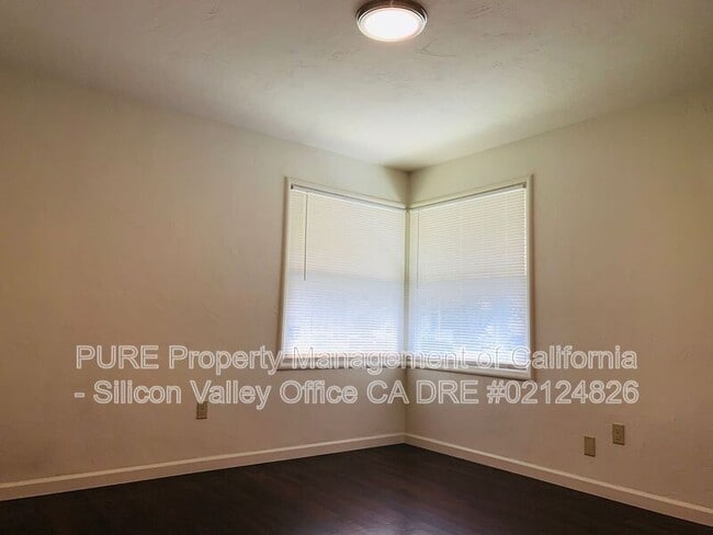 Building Photo - 444 Tyrella Ave