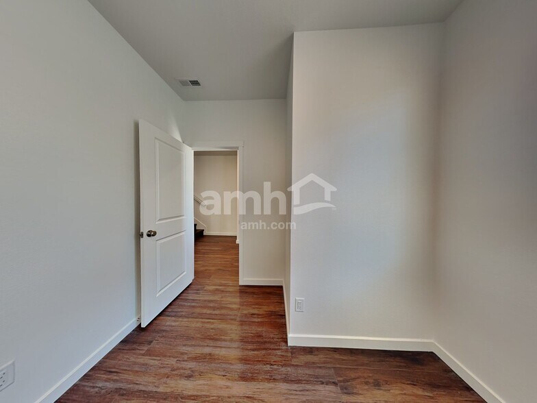 Building Photo - 23484 E 2nd Pl