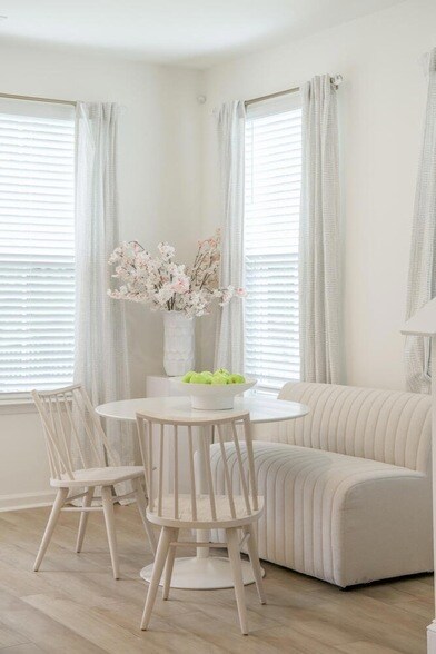 Building Photo - 609 Trotters Ln