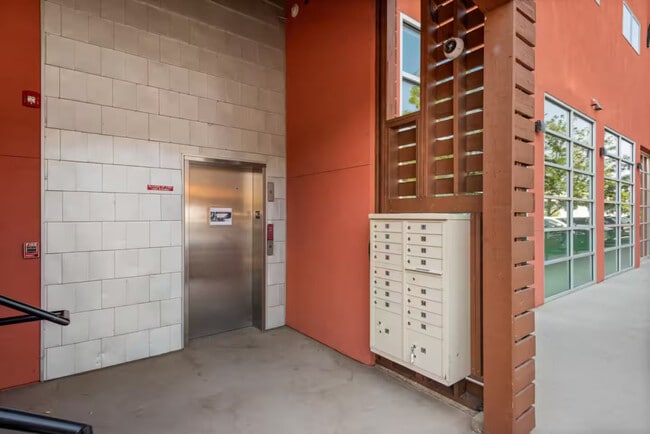 Building Photo - 2639 Dolores Way