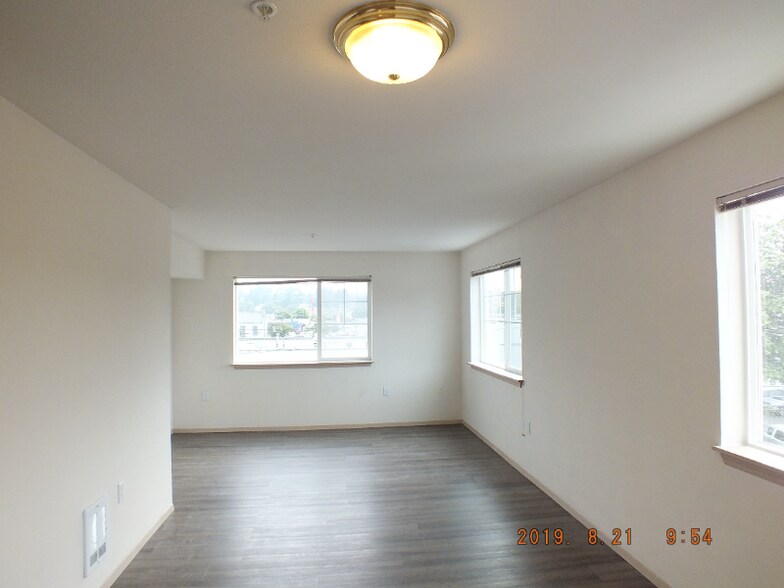 Primary Photo - 12549 28th Ave NE