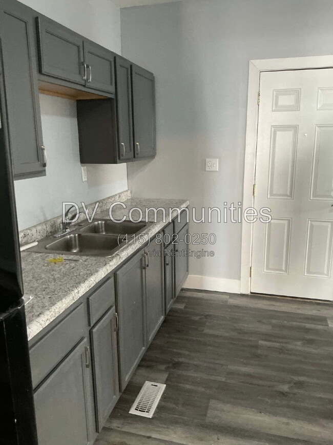 Building Photo - 2084 W 81st St